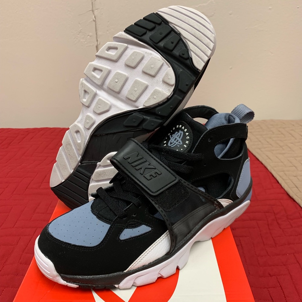 Nike Air Huarache Trainers sz 9.5